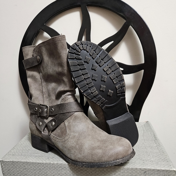 Maurices boots - Picture 2 of 5